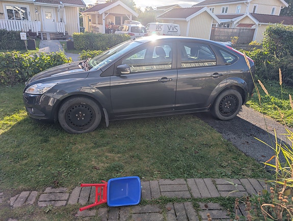 Ford Focus 2 of 3