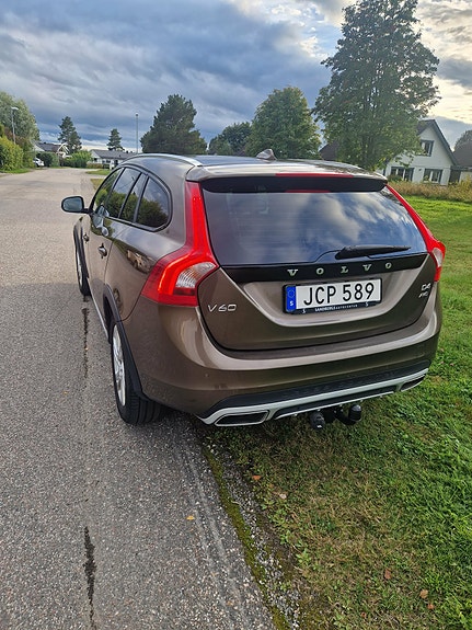 Volvo V60 Cross Country 3 of 6