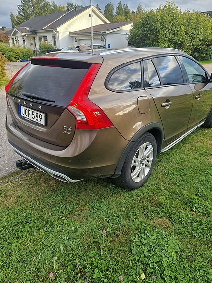 Volvo V60 Cross Country 4 of 6