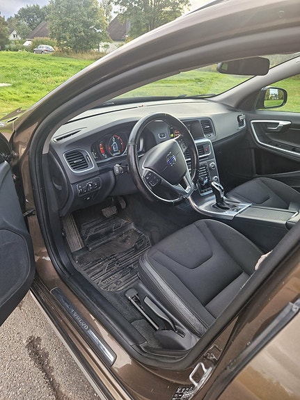Volvo V60 Cross Country 6 of 6