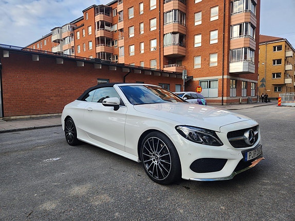 Mercedes-Benz C200 2 of 7