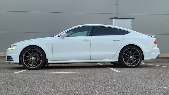 Audi A7 2 of 15