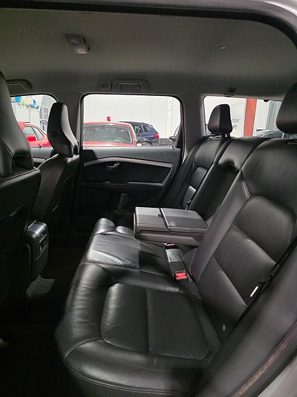 Volvo V70 9 of 19