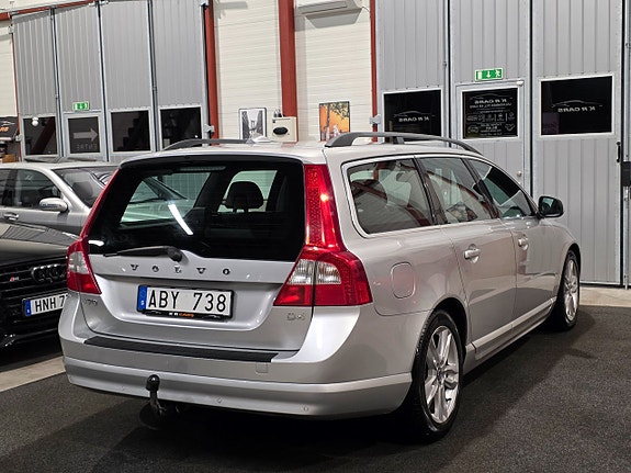 Volvo V70 4 of 19