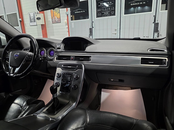 Volvo V70 13 of 19