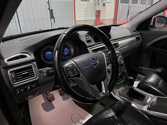 Volvo V70 8 of 19