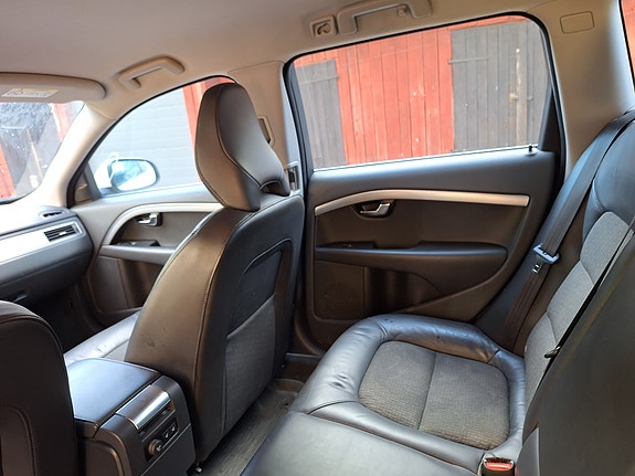 Volvo V70 7 of 7
