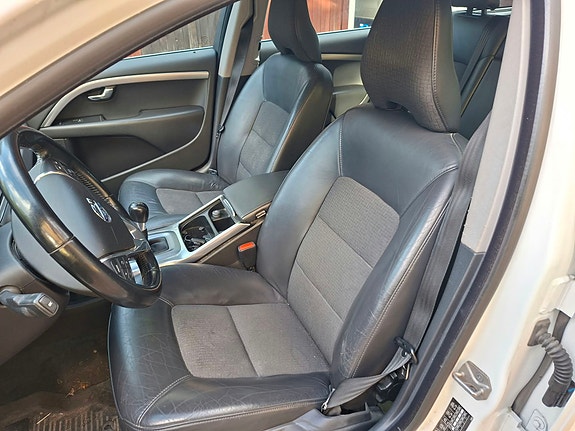 Volvo V70 4 of 7