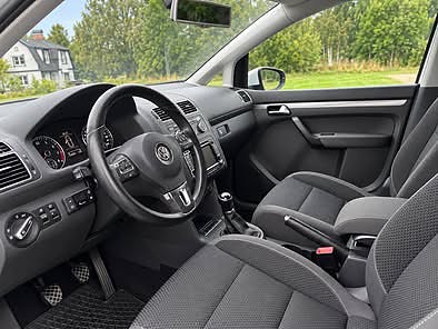 Volkswagen Touran 4 of 4