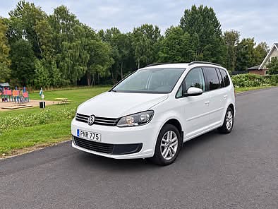 Volkswagen Touran 2 of 4