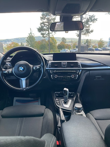 BMW 320i 6 of 7