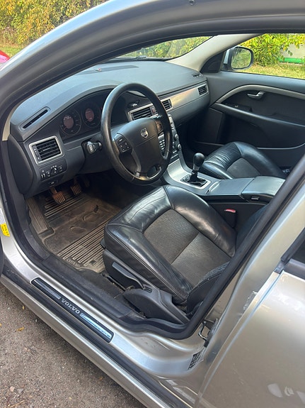 Volvo V70 5 of 5