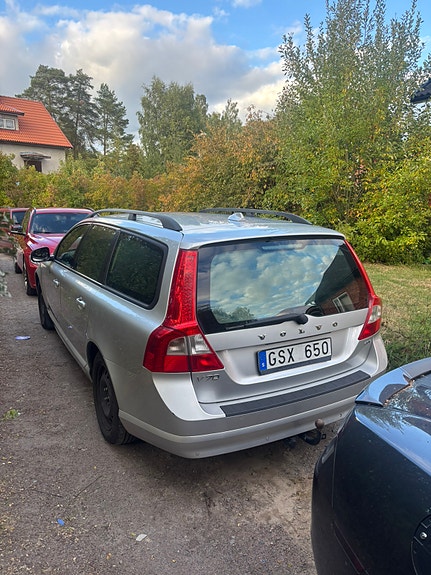 Volvo V70 4 of 5