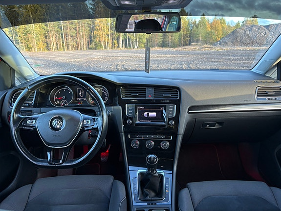 Volkswagen Golf VII 5 of 8