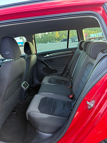 Volkswagen Golf VII 7 of 8