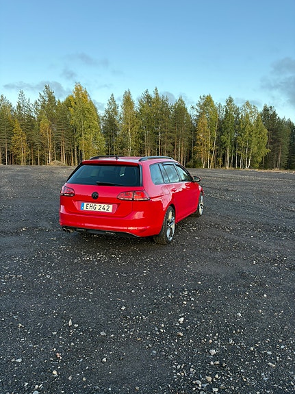 Volkswagen Golf VII 4 of 8