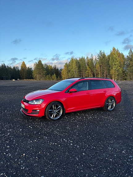 Volkswagen Golf VII 2 of 8