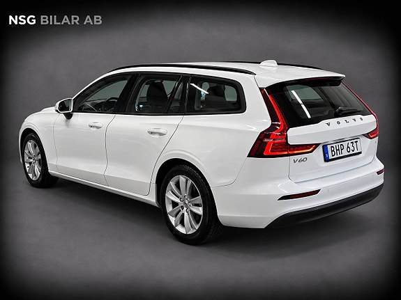 Volvo V60 2 of 15