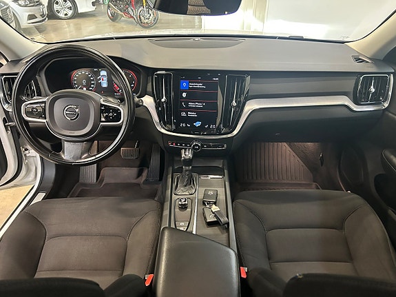 Volvo V60 8 of 15
