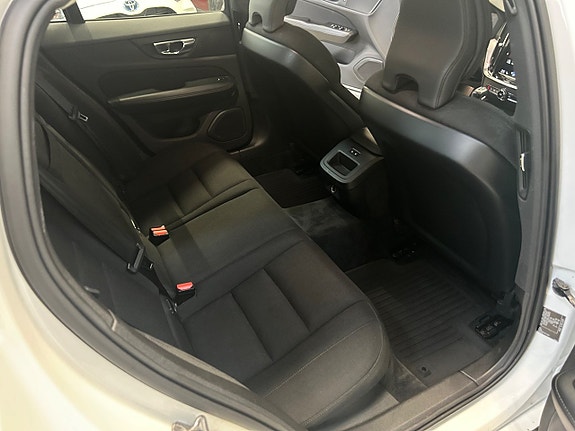 Volvo V60 12 of 15