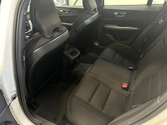 Volvo V60 10 of 15