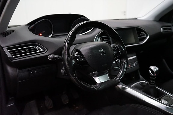 Peugeot 308 8 of 13