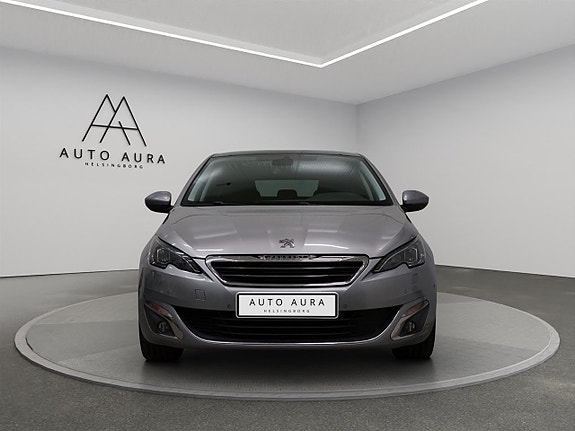 Peugeot 308 2 of 13