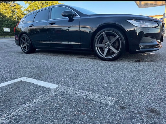 Volvo V90 2 of 6