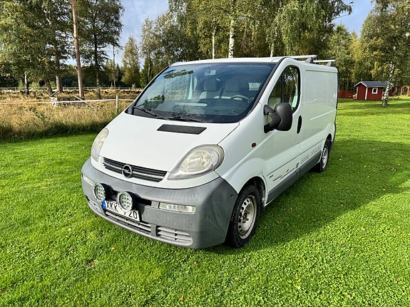 Opel Vivaro 2 of 10