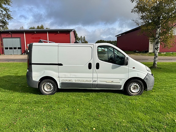 Opel Vivaro 4 of 10