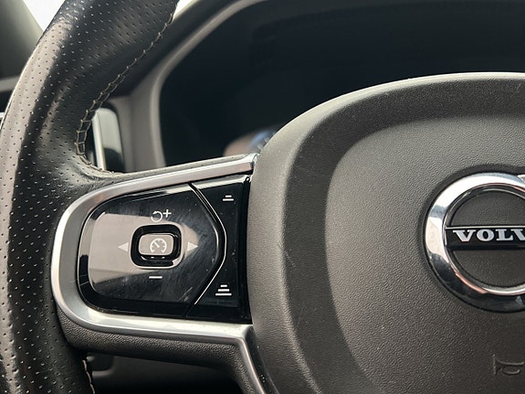 Volvo XC60 16 of 30