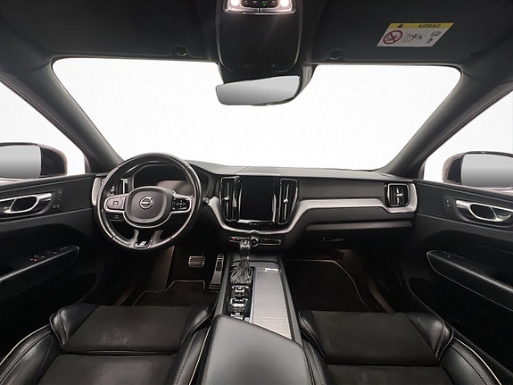 Volvo XC60 14 of 30