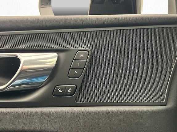 Volvo XC60 15 of 30