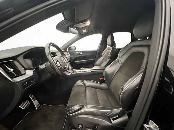 Volvo XC60 9 of 30