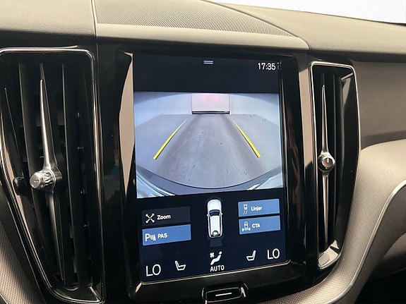 Volvo XC60 18 of 30