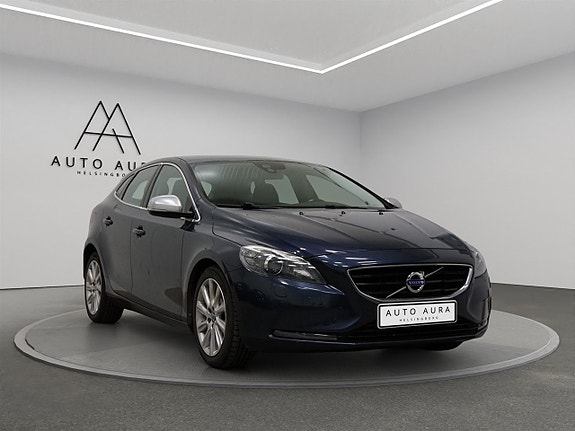 Volvo V40 3 of 15