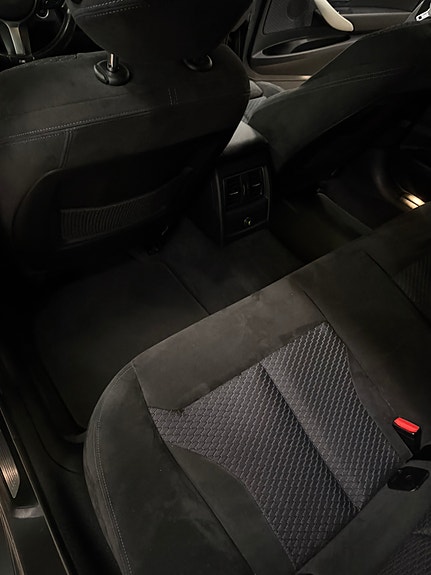 BMW 330i 6 of 6