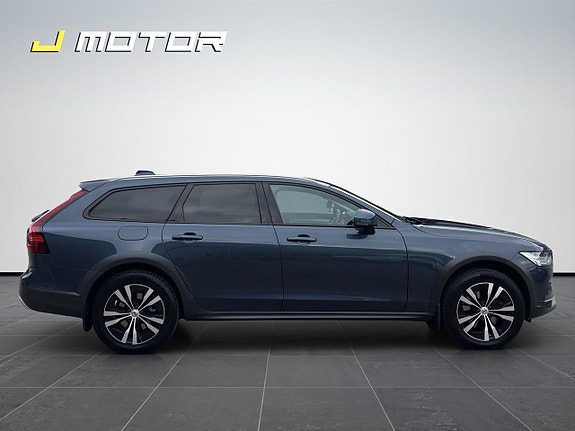Volvo V90 Cross Country 6 of 10