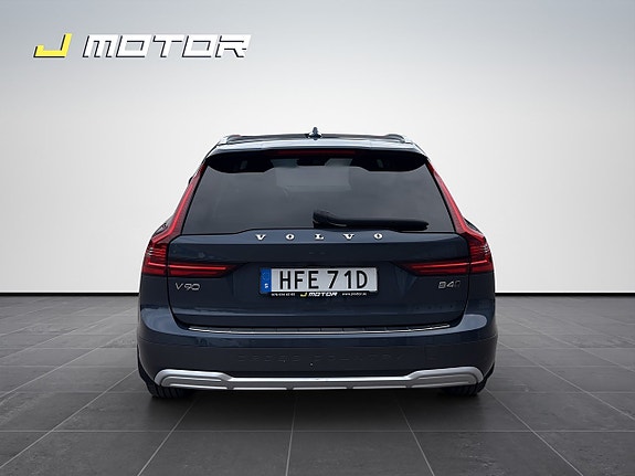 Volvo V90 Cross Country 4 of 10