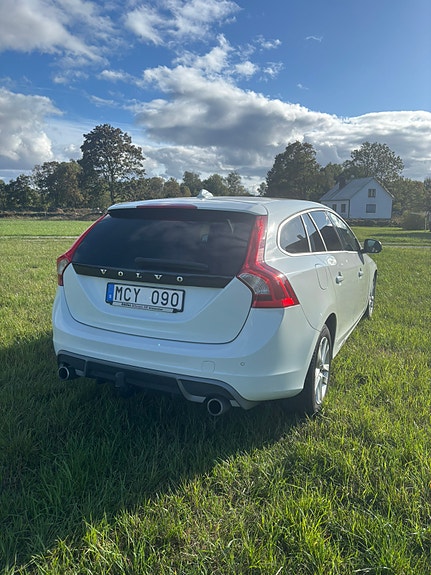 Volvo V60 3 of 6