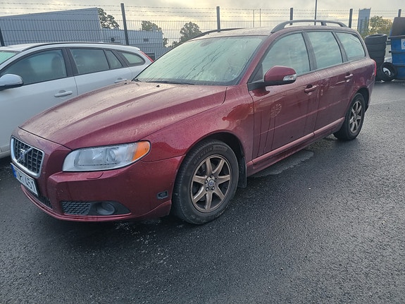 Volvo V70 2 of 4