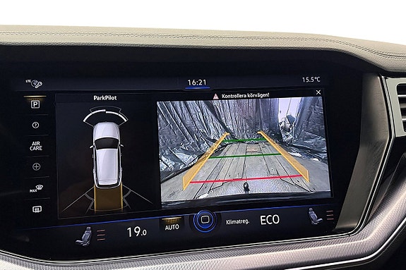 Volkswagen Touareg 26 of 30