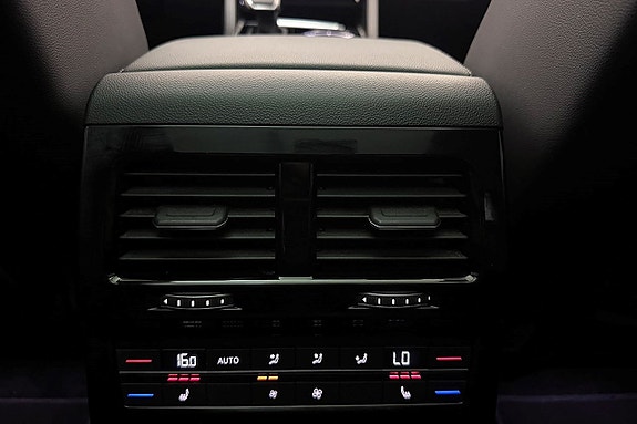 Volkswagen Touareg 17 of 30
