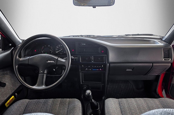 Toyota Corolla 11 of 17