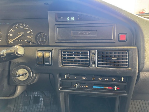 Toyota Corolla 13 of 17