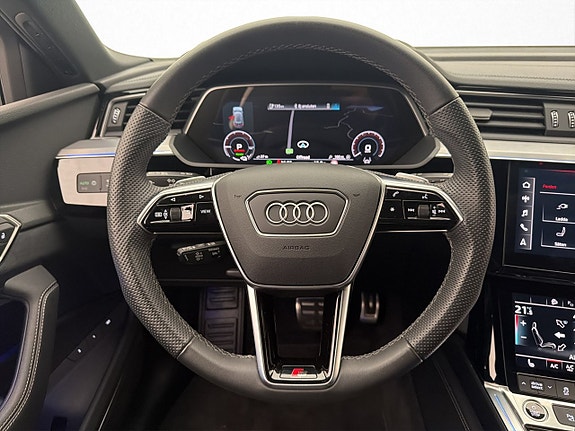 Audi Q8 e-tron 11 of 30