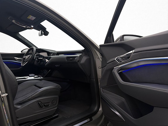 Audi Q8 e-tron 13 of 30