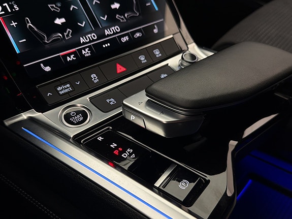 Audi Q8 e-tron 29 of 30