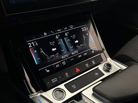 Audi Q8 e-tron 28 of 30