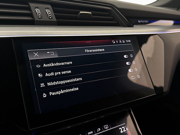 Audi Q8 e-tron 27 of 30